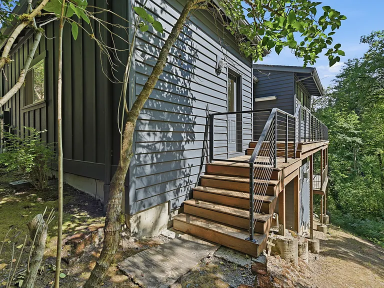 227 NW Seblar Dr — Photo 27