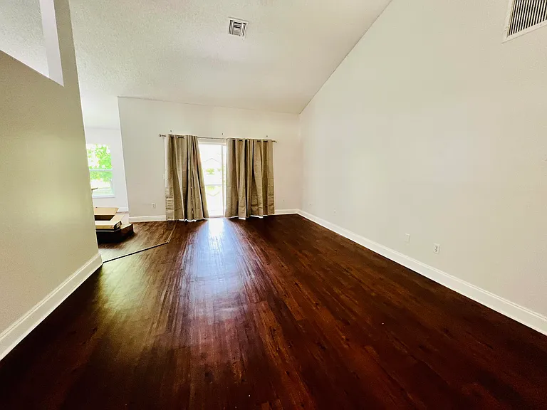 2485 Stonegate Dr — Photo 6