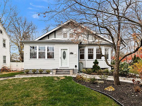 2nd image of 224 Plymouth Pl
