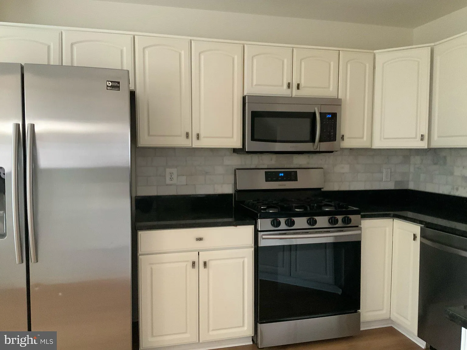 3 bed, 4.0 bath, 1152 sqft, $3,450 — Photo 4