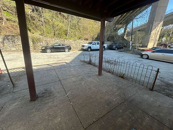 3rd image of 4133 Ridge Ave #1R
