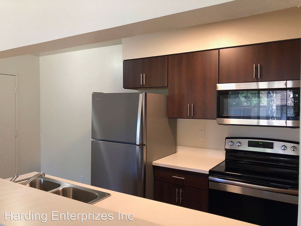 2nd image of 1077 Shadowbrook Way APT 36