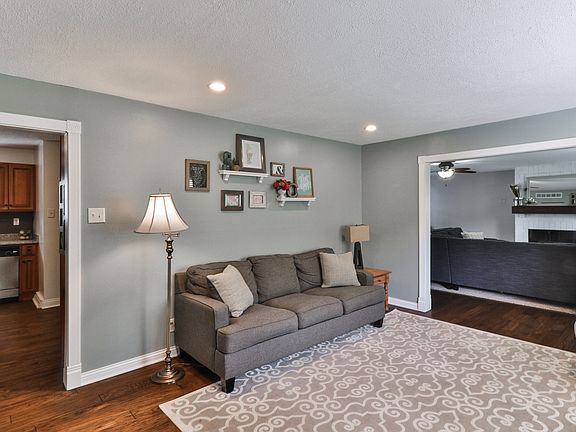 2nd image of 426 Bach Ave