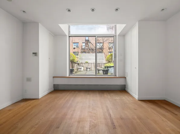 351 East 62nd Street image 11 of 15