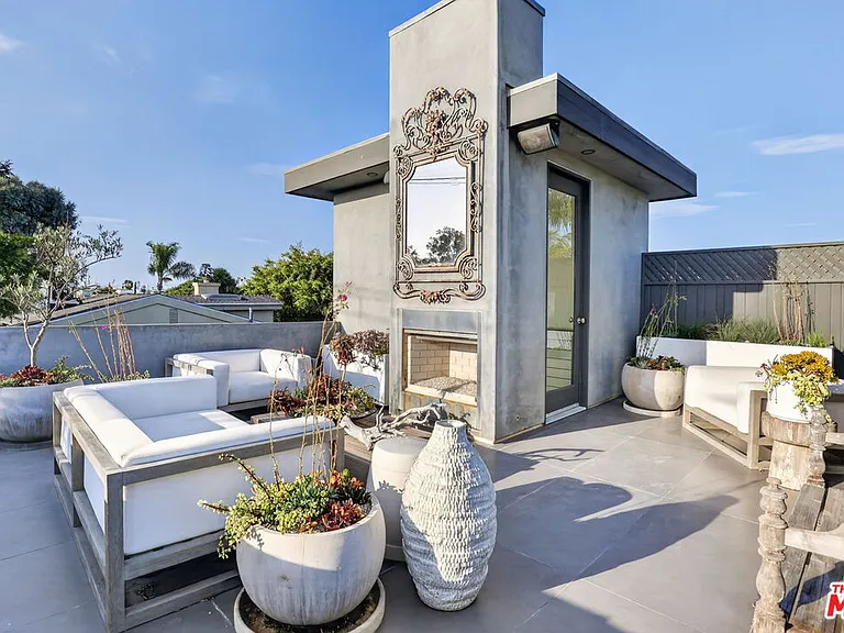 2425 Clement Ave — Photo 50