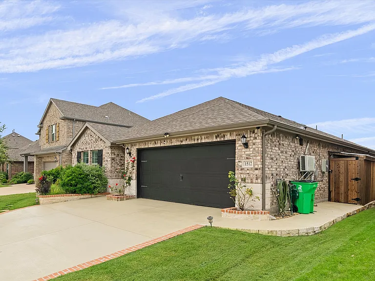 1512 Berry Ridge Trl — Photo 1