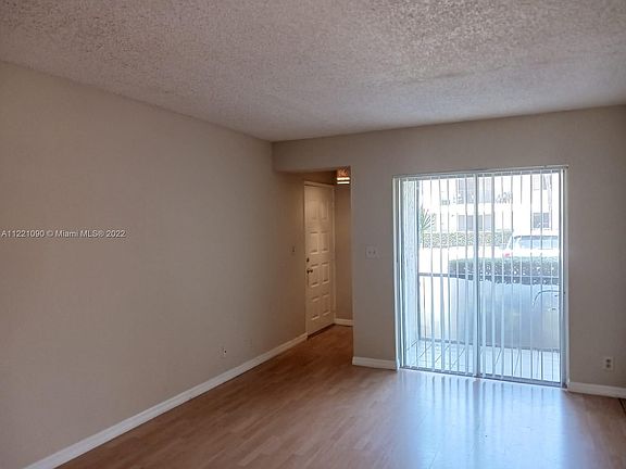 5th image of 114 Gardens Dr APT 101