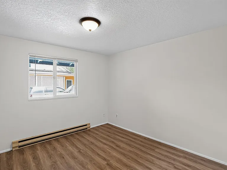 2114 A St #4 — Photo 8