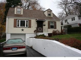32 Carriage Dr, Wallingford, CT 06492