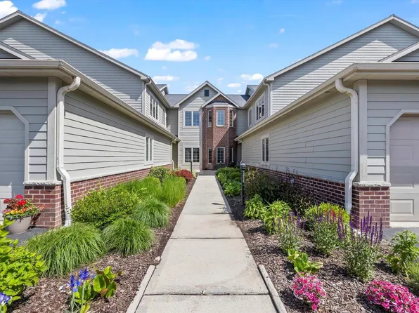 4820 South Forest Ridge DRIVE, New Berlin, WI 53151