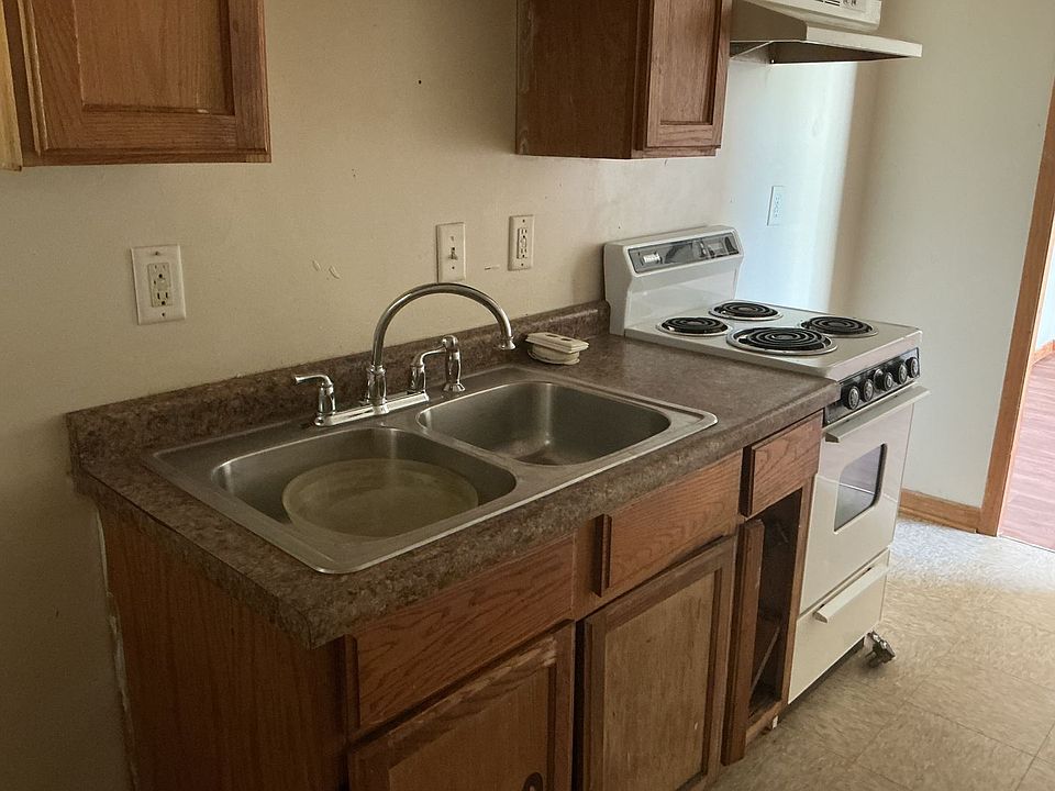 1st image of 3133 W Clybourn St #4