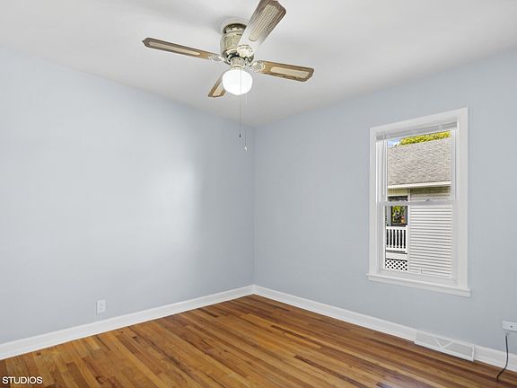 5th image of 109 S Harvard Ave
