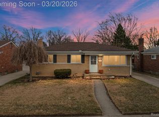 27756 Palmer Blvd, Madison Heights, MI
