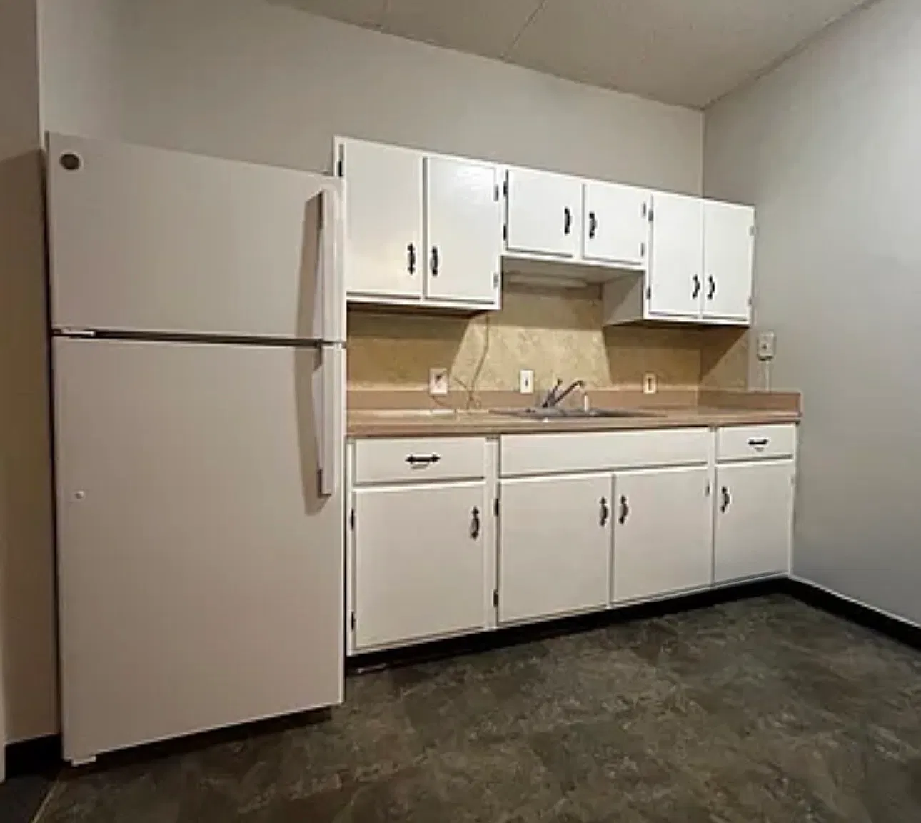 32 Chestnut St — Photo 1