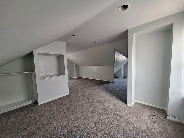 11243 Roxbury St — Photo 18