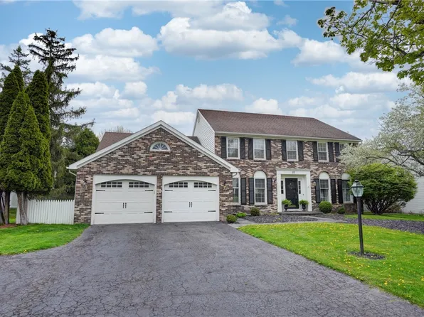 23 Summit Oaks, Pittsford, NY 14534