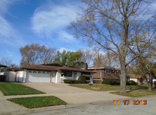 18522 Christina Dr, Lansing, IL