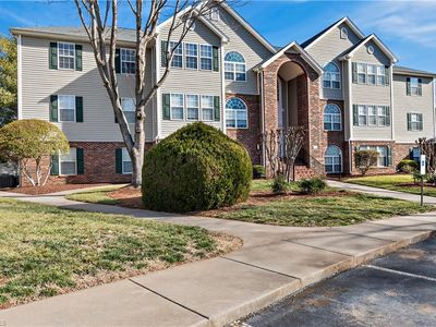 733 Scholastic Ct, Winston Salem, NC, 27106