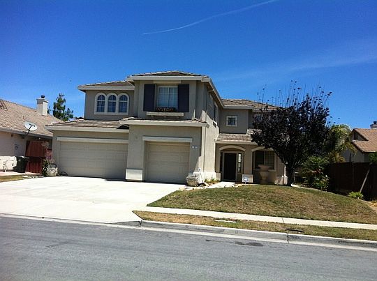 2nd image of 8 Elmsford Cir