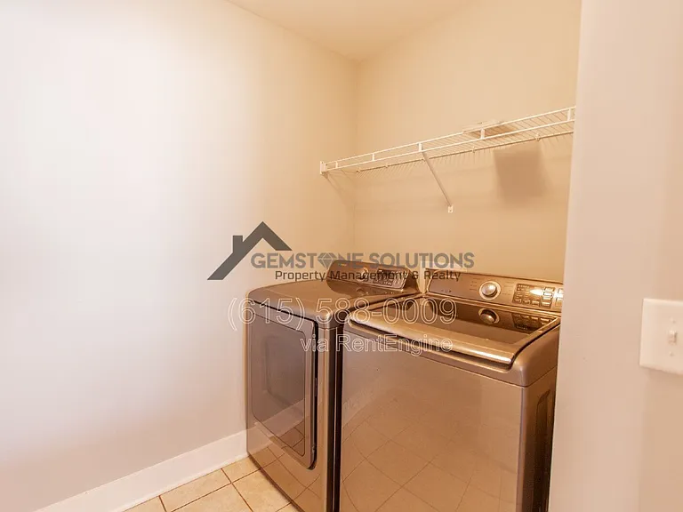 1041 Honey Bush Cir — Photo 44
