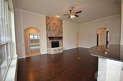 5th image of 3110 Redcliff Ln