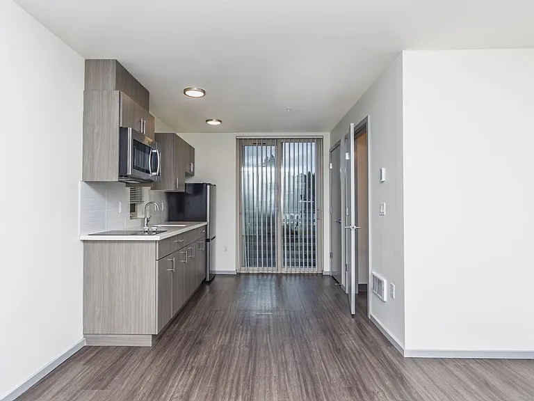 4122 36th Ave SW — Photo 9