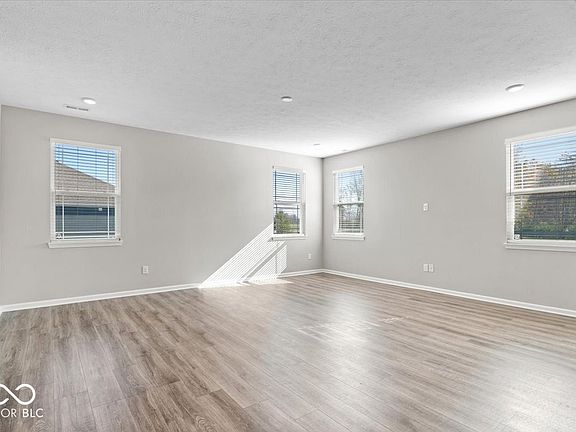 5th image of 1811 Beyers St