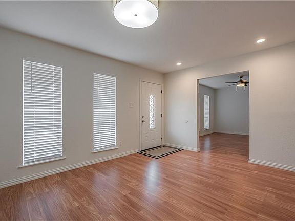 5th image of 107 N Bernice Dr