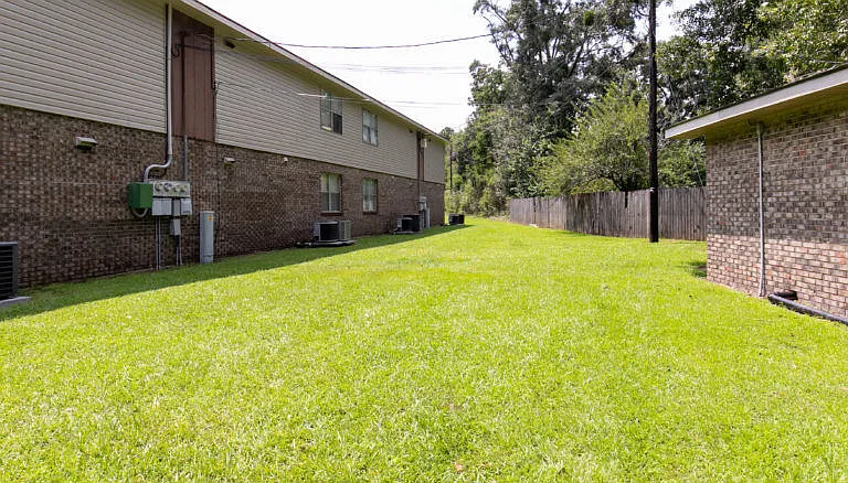 Rainview Apartments — Photo 14