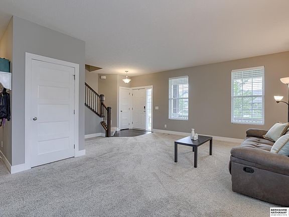 3rd image of 7211 S 184th St