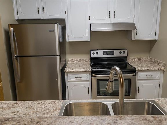 2nd image of 131 Candlebrook Dr #1