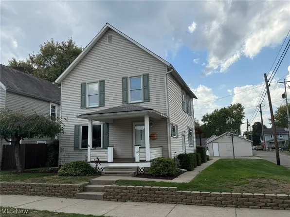 130 4th St SW, New Philadelphia, OH 44663