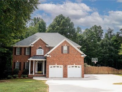 8905 Seacrest Dr, Kernersville, NC, 27284