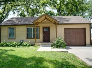 1824 N Blue Mills Rd, Independence, MO 64058