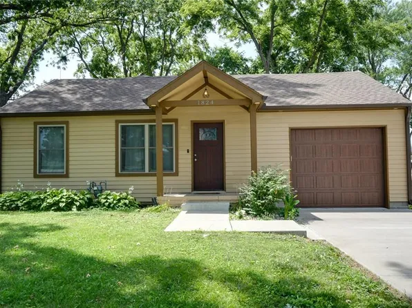 1824 N Blue Mills Rd, Independence, MO 64058