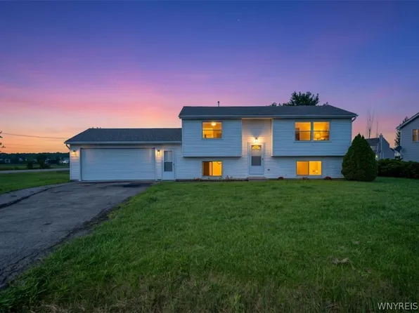 6304 Old Beattie Rd, Lockport, NY 14094