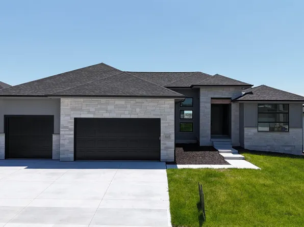 21119 Arlington St, Elkhorn, NE 68022