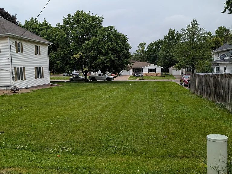 1033 Nash St — Photo 4