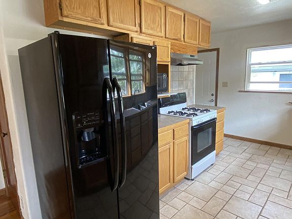 3rd image of 1040 E Park Ave