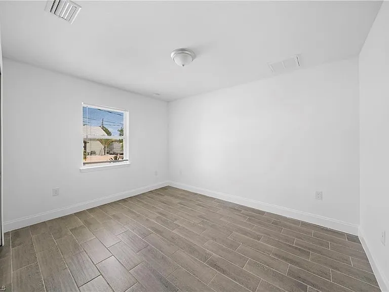 5022 25th St SW — Photo 8