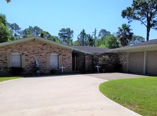 2713 McBride Dr, Port Neches, TX 77651