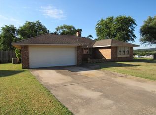 1335 Crestpark St, Ada, OK 74820
