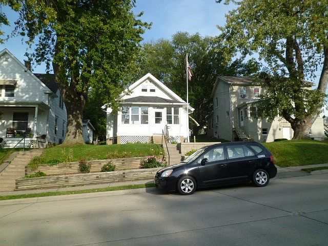 2nd image of 236 Bryant St