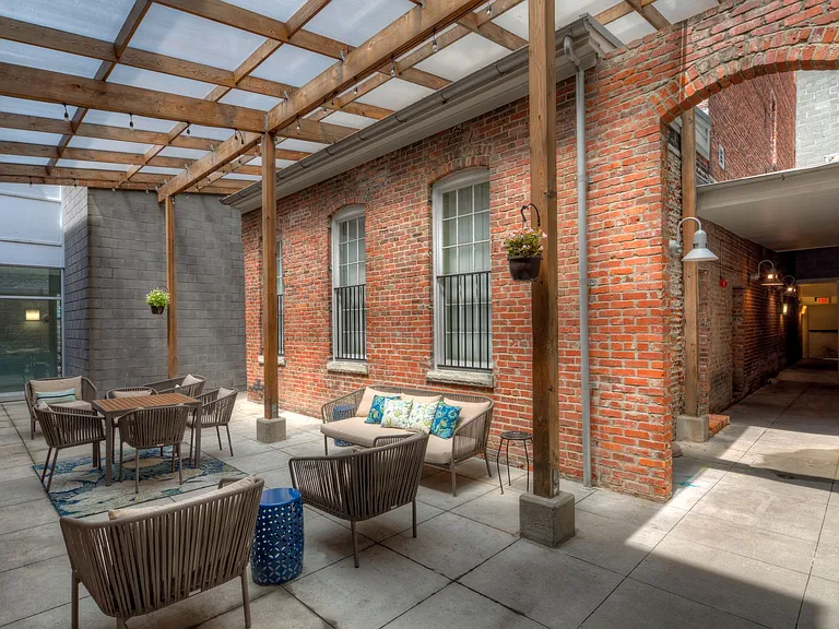 Montgomery Square Apartments — Photo 21