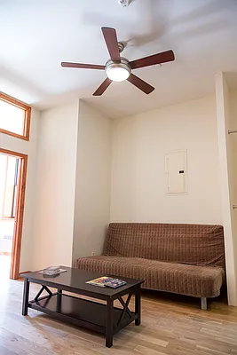 Rented by Easy Rental LLC | media 52