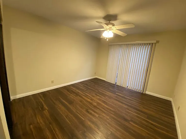 449 E Providencia Ave #D — Photo 3