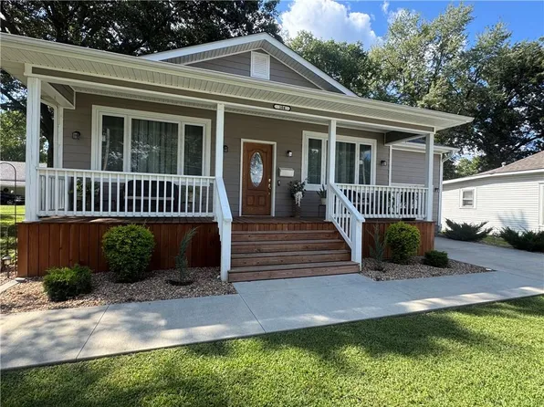 104 S Jefferson St, Frontenac, KS 66763
