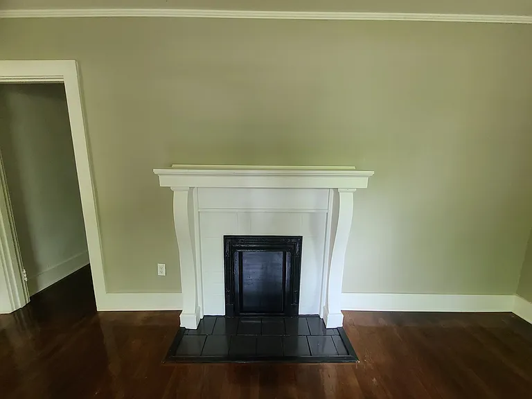 330 E 9th St — Photo 11