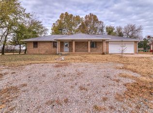 301 Hatcher Dr, Minco, OK 73059