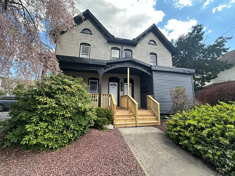 626 Main St #B — Photo 5